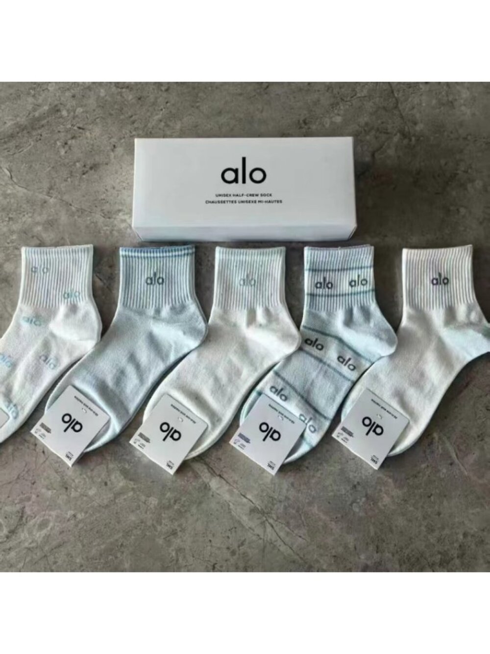 A48- ALO Yoga Women's Sky Blue & White Half-Crew Socks 5-Pair Box Set - NWT